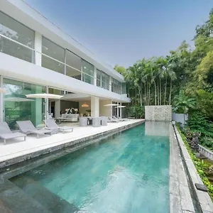 villa-bianco.hotelsseminyak.net/